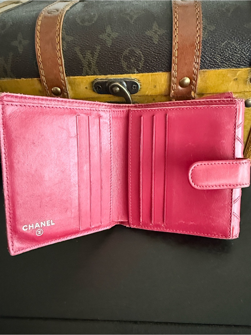 CHANEL Quilted Leather Wallet with CC Logo - Picture 3 of 9